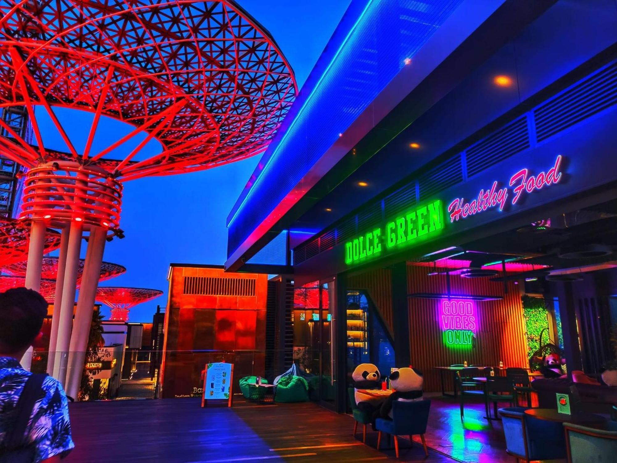 Seaview Beach Hostel Jbr - Walk To Beach - Gym - Pool - Metro Station Dubai Bagian luar foto