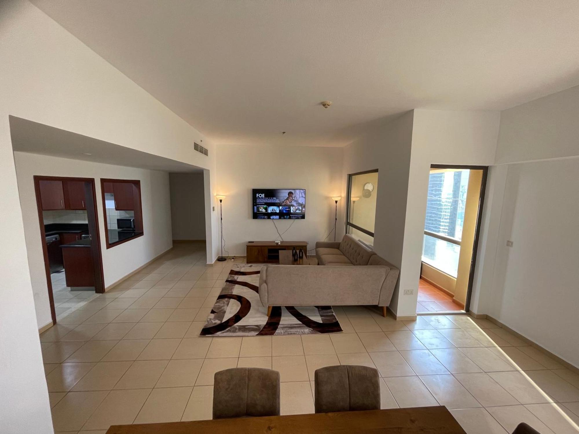 Seaview Beach Hostel Jbr - Walk To Beach - Gym - Pool - Metro Station Dubai Bagian luar foto