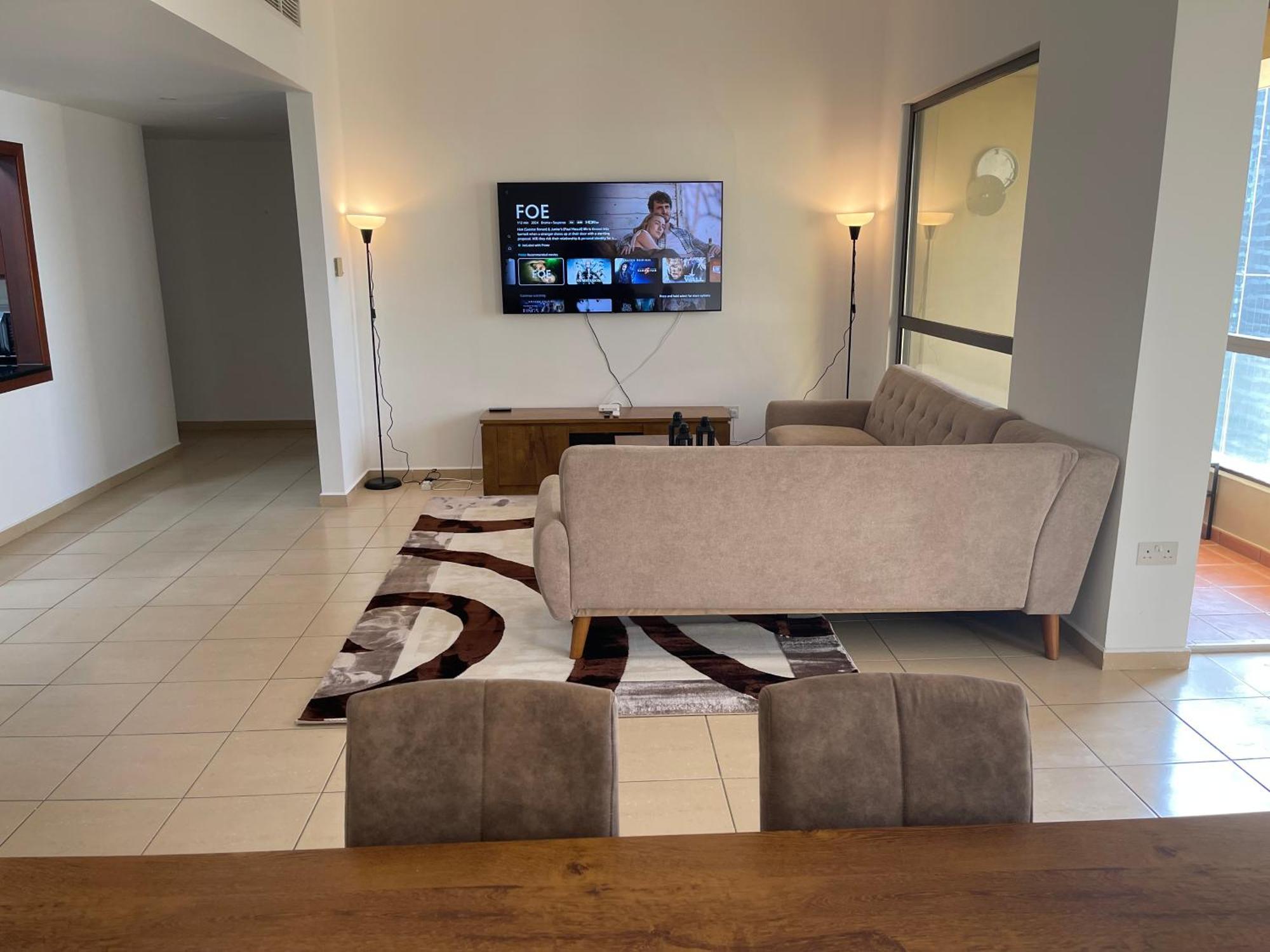 Seaview Beach Hostel Jbr - Walk To Beach - Gym - Pool - Metro Station Dubai Bagian luar foto