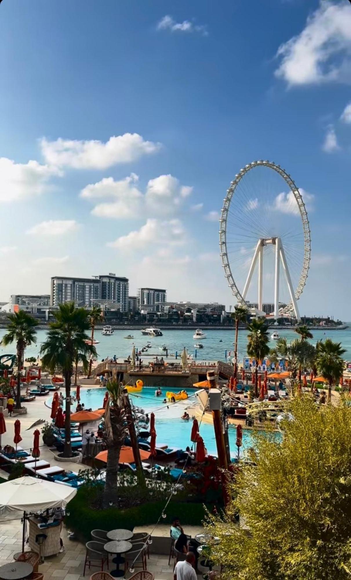 Seaview Beach Hostel Jbr - Walk To Beach - Gym - Pool - Metro Station Dubai Bagian luar foto