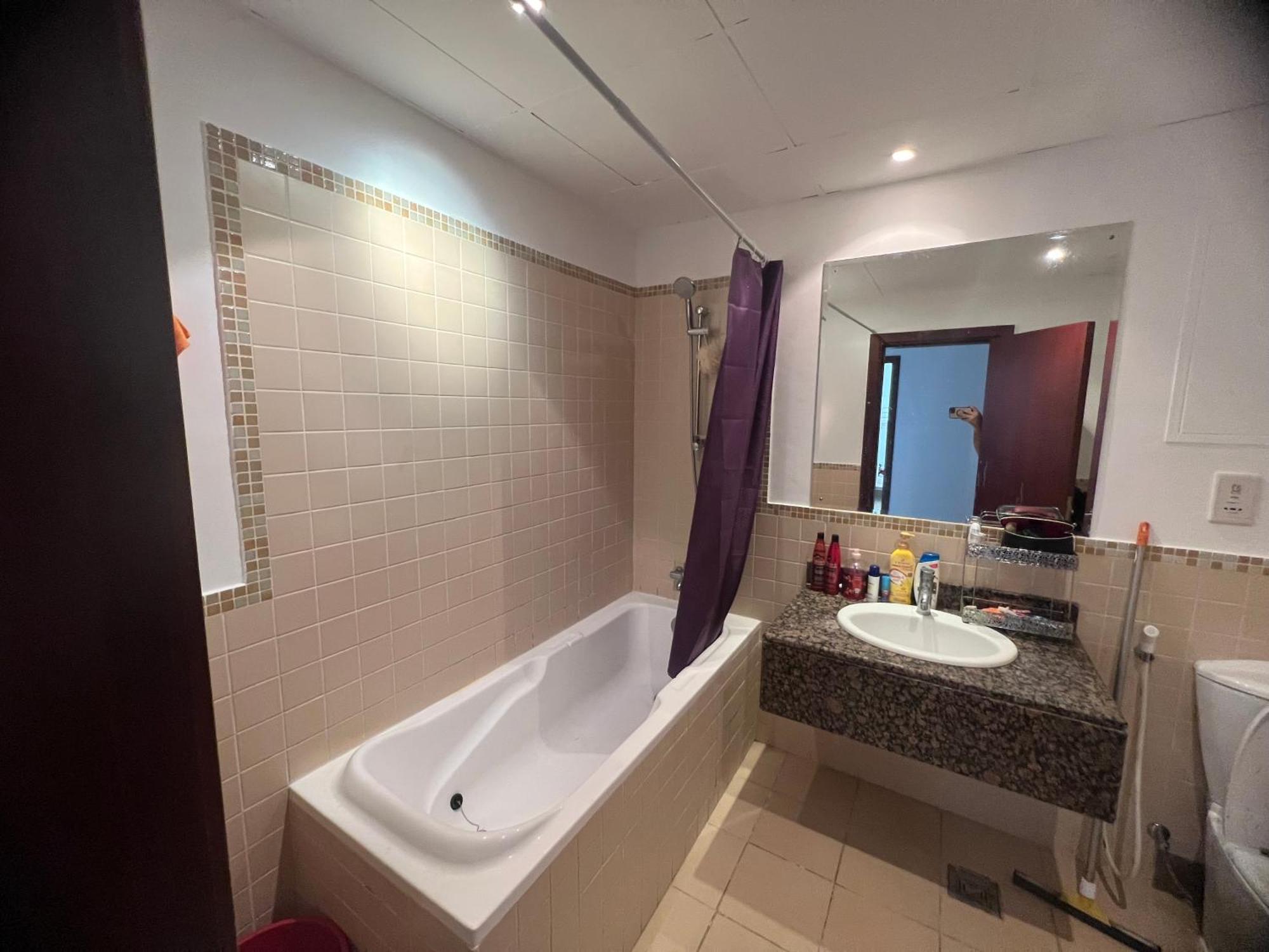 Seaview Beach Hostel Jbr - Walk To Beach - Gym - Pool - Metro Station Dubai Bagian luar foto