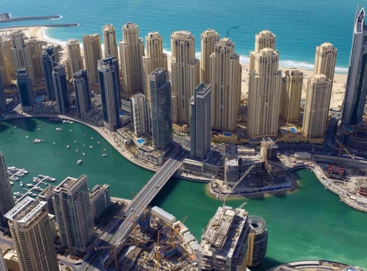 Seaview Beach Hostel Jbr - Walk To Beach - Gym - Pool - Metro Station Dubai Bagian luar foto