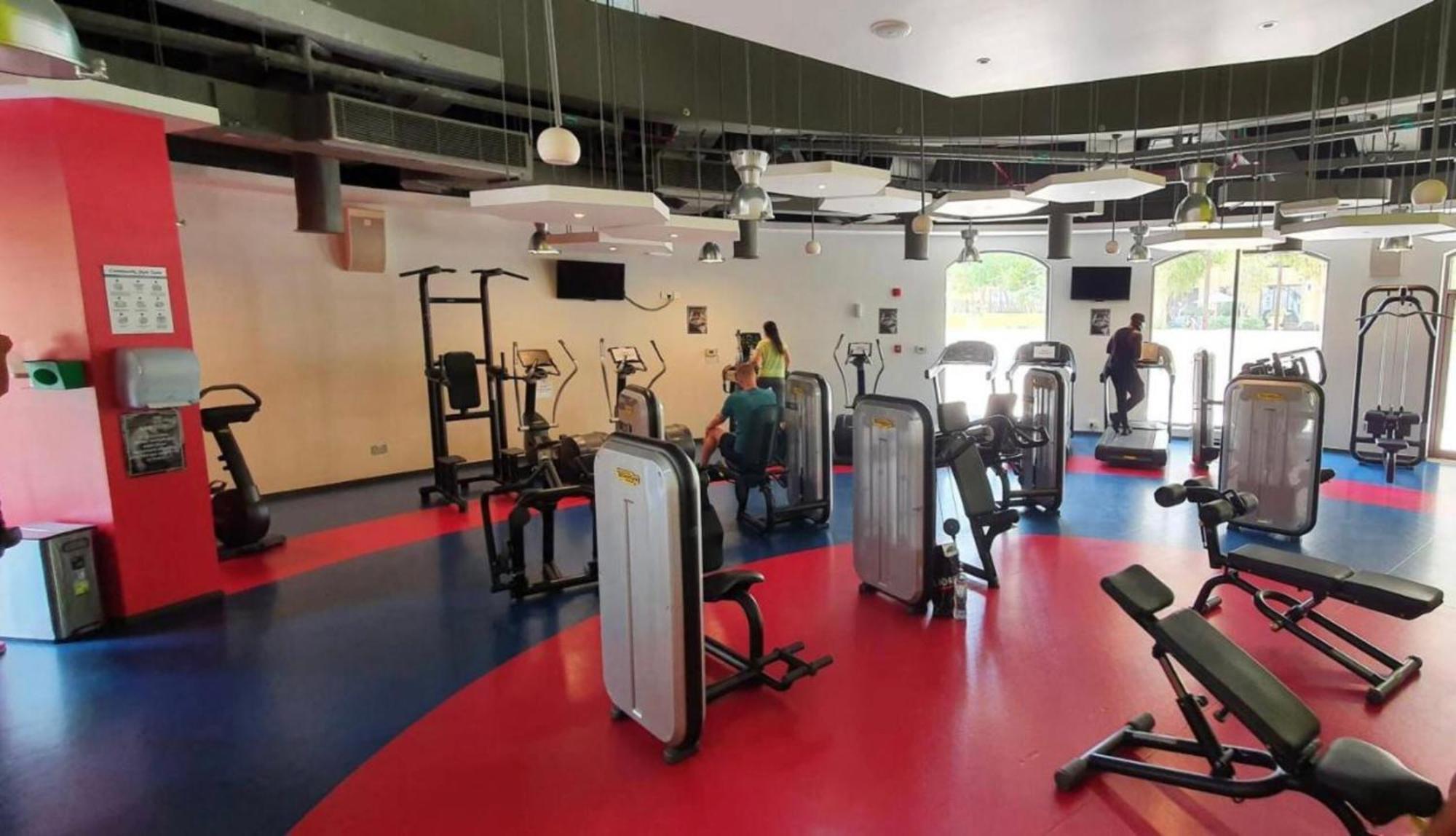 Seaview Beach Hostel Jbr - Walk To Beach - Gym - Pool - Metro Station Dubai Bagian luar foto