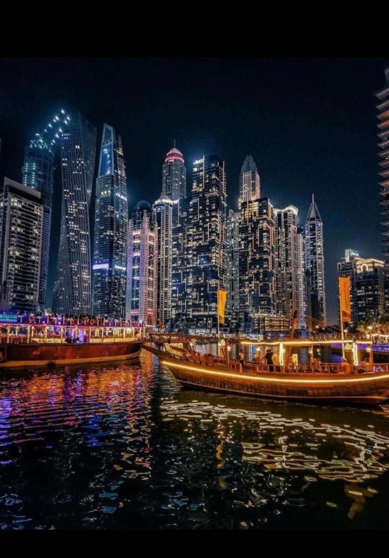 Seaview Beach Hostel Jbr - Walk To Beach - Gym - Pool - Metro Station Dubai Bagian luar foto